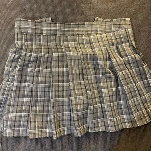 Plaid Pleated Mini Skirt in Gray and White